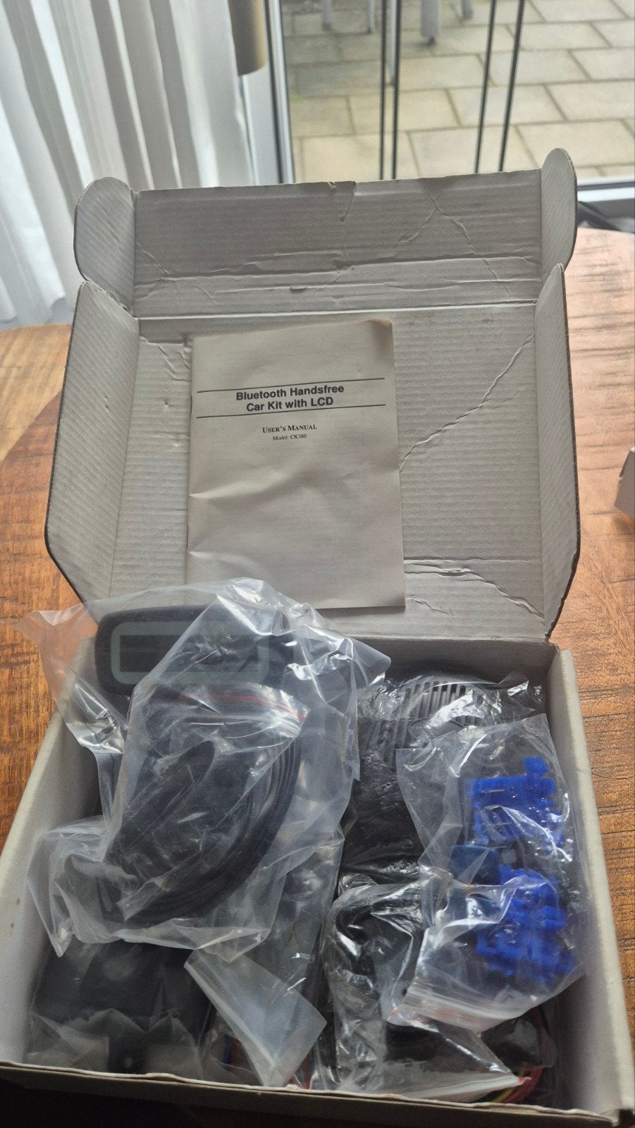 Bluetooth Handsfree Carkit met LCD - Nieuw in doos, Auto diversen, Ophalen, Nieuw
