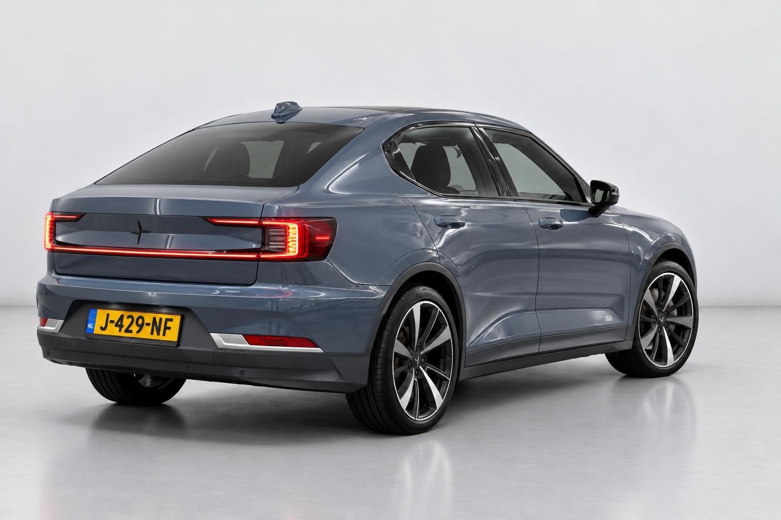 Polestar 2 Long Range Dual Motor Launch Edition 78kWh PANO 9, Auto's, Automaat, Gebruikt, Zwart, 110 €/maand