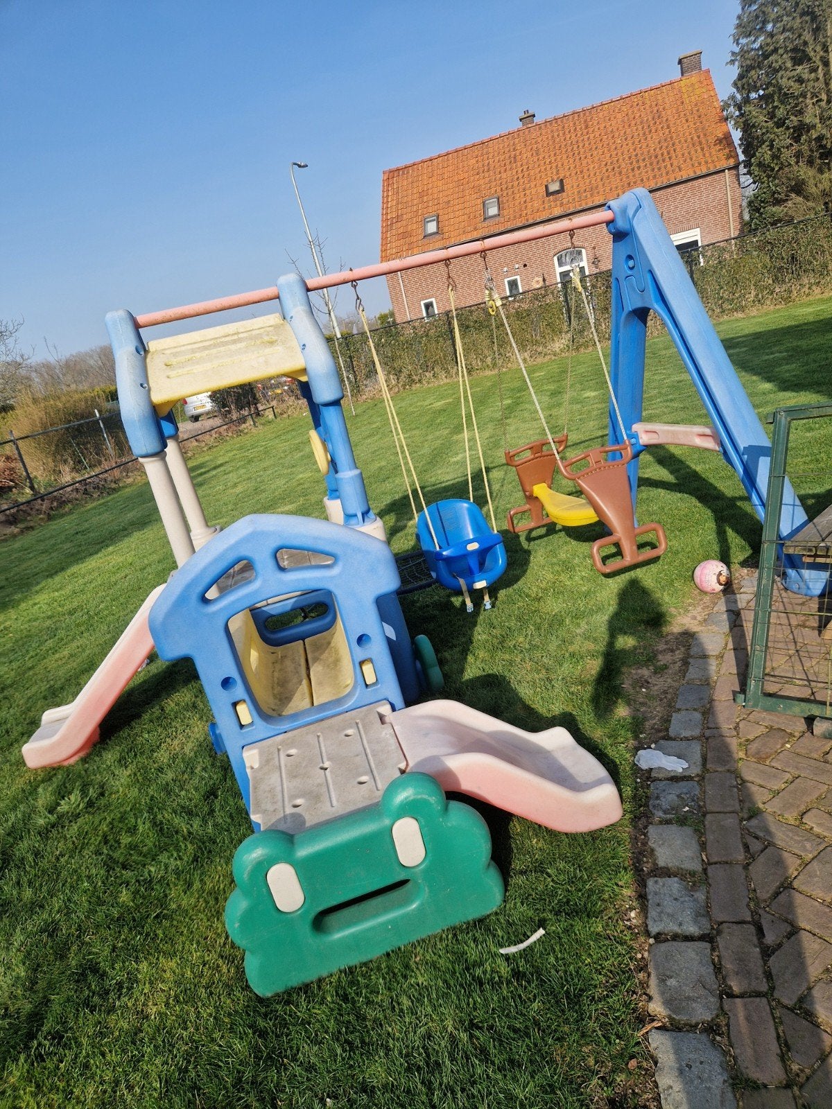 Speeltoestel met 2 glijbanen en 2 schommels, Ophalen of Verzenden