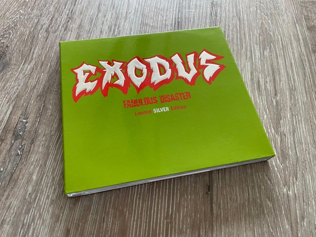 Exodus - Fabulous disaster (Limited Silver Edition) CD, Cd's en Dvd's, Cd's | Hardrock en Metal, Ophalen of Verzenden, Zo goed als nieuw