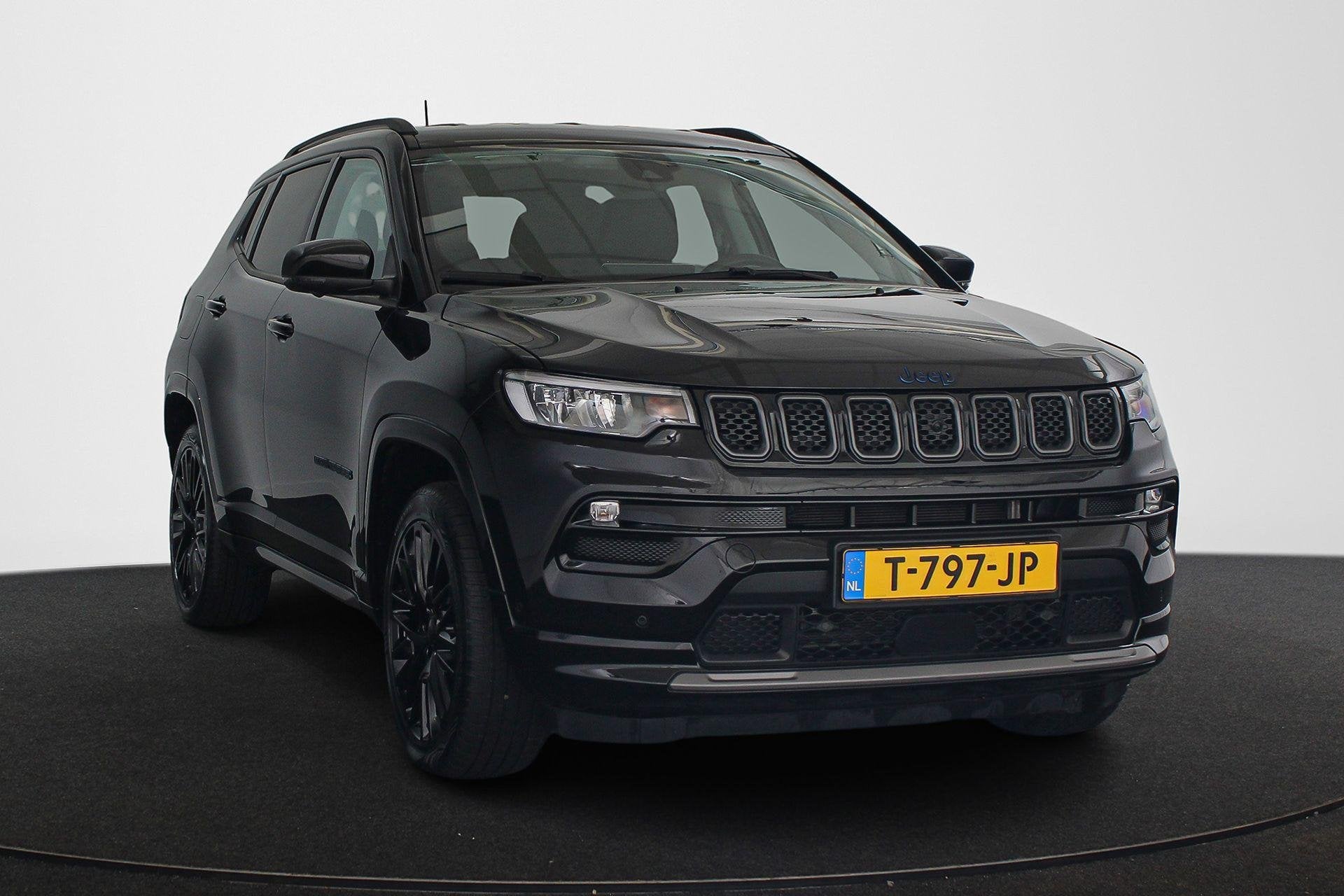 Jeep Compass 4xe 240 Plug-in Hybrid Electric S Stuur-Stoelve, Auto's, Automaat, Automatische klimaatregeling, 4 cilinders, Zwart