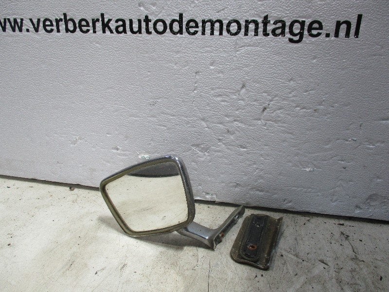Spiegel Links Mercedes-Benz /8 (W115) (1968-01/1977-01), Gebruikt, Mercedes-Benz AG, Mercedes-Benz, Mercedesstraße 120, Stuttgart 70372, , Duitsland