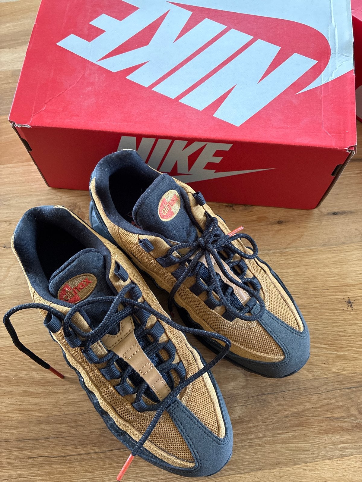 Nike Air Max 95 Sneakers - Maat 40, Ophalen of Verzenden, Gedragen, Bruin, Sneakers of Gympen