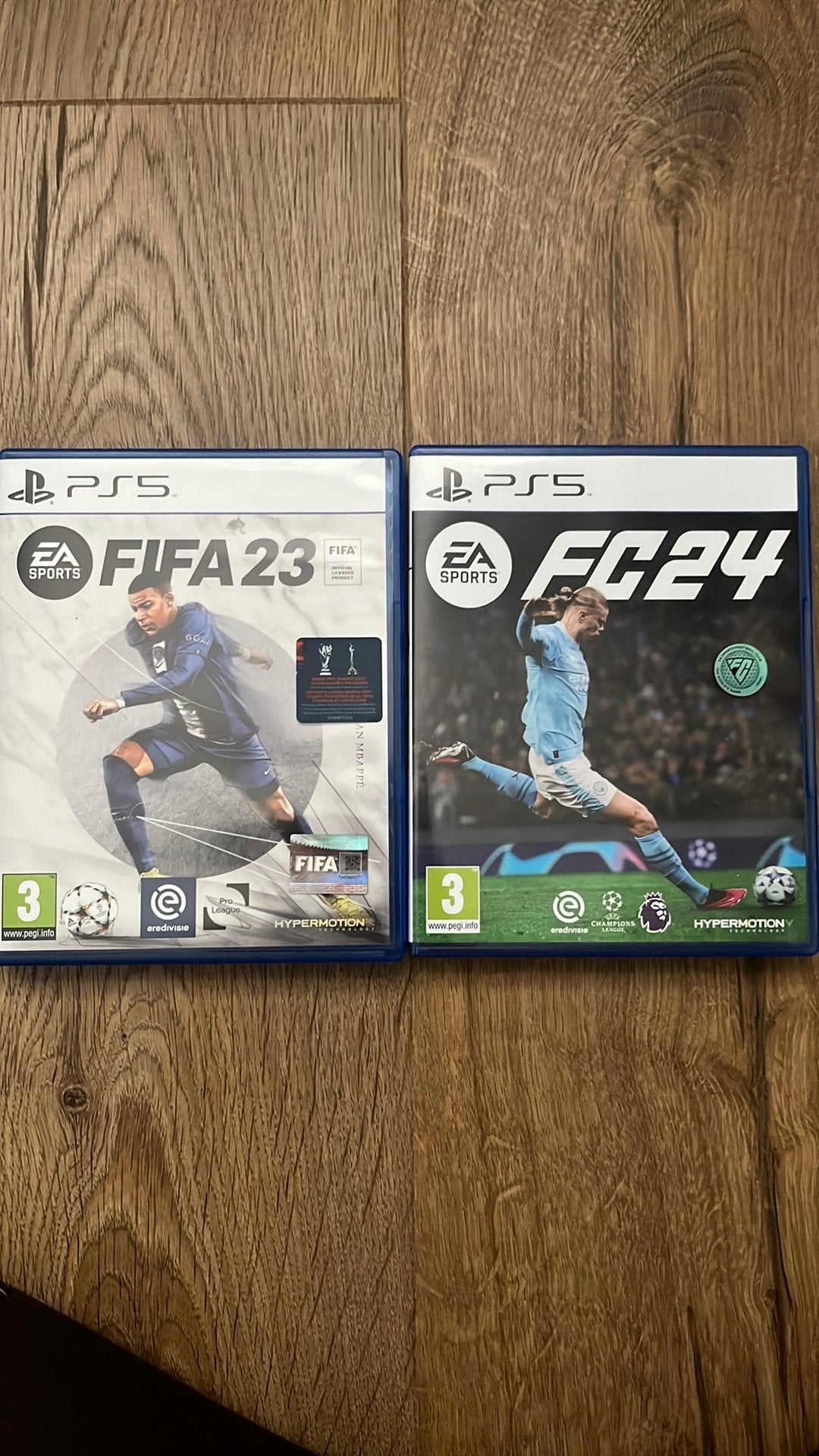 FIFA23 en FC24 ( PS5 ), Spelcomputers en Games, Games | Sony PlayStation 5, Ophalen of Verzenden, Zo goed als nieuw