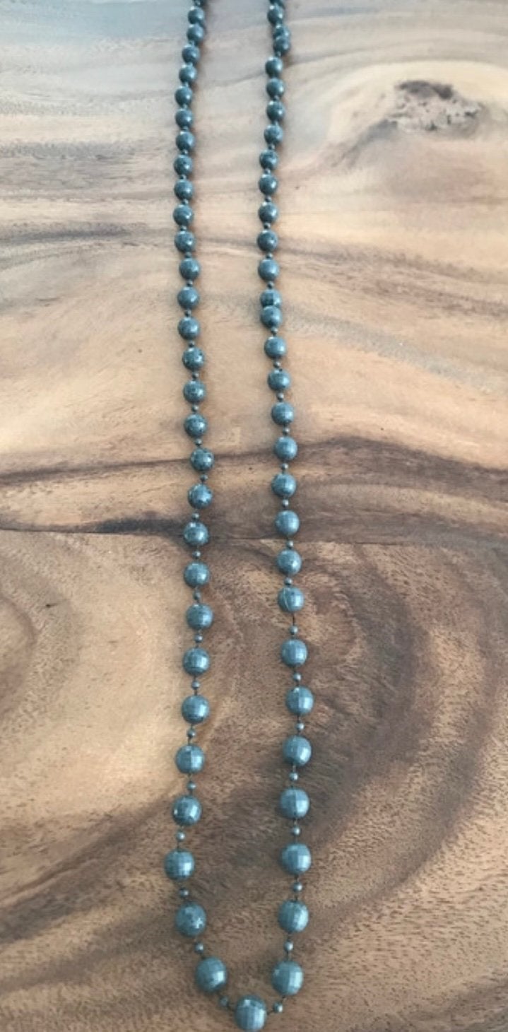 Grijze kralenketting lang basic, Sieraden, Tassen en Uiterlijk, Kettingen, Ophalen of Verzenden, Zo goed als nieuw, Grijs, Overige materialen