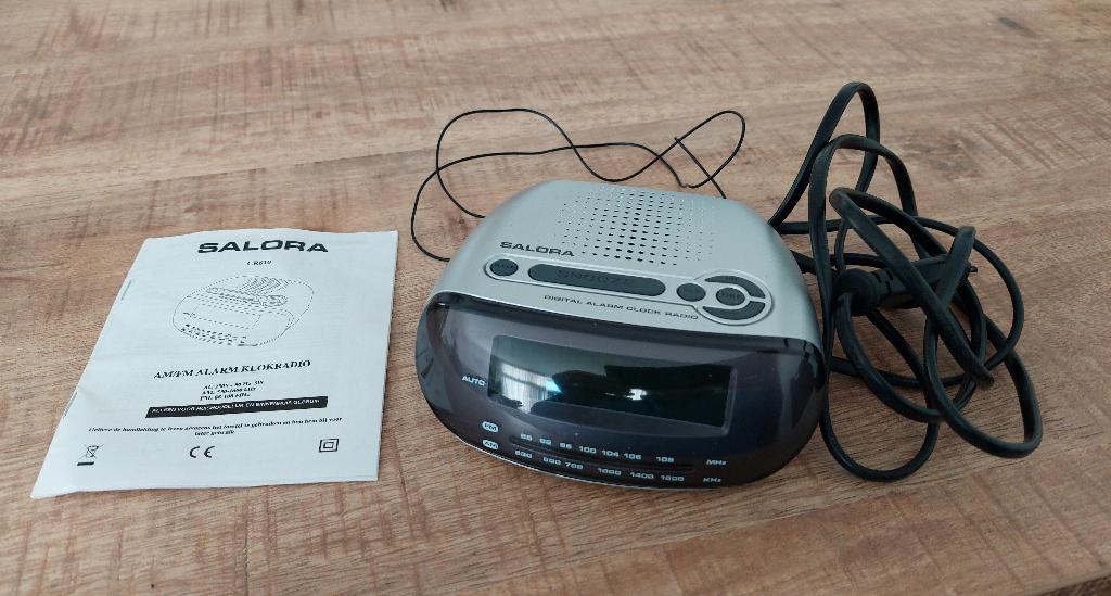 Salora CR610 AM/FM Alarm-Klokradio., Ophalen of Verzenden, Gebruikt
