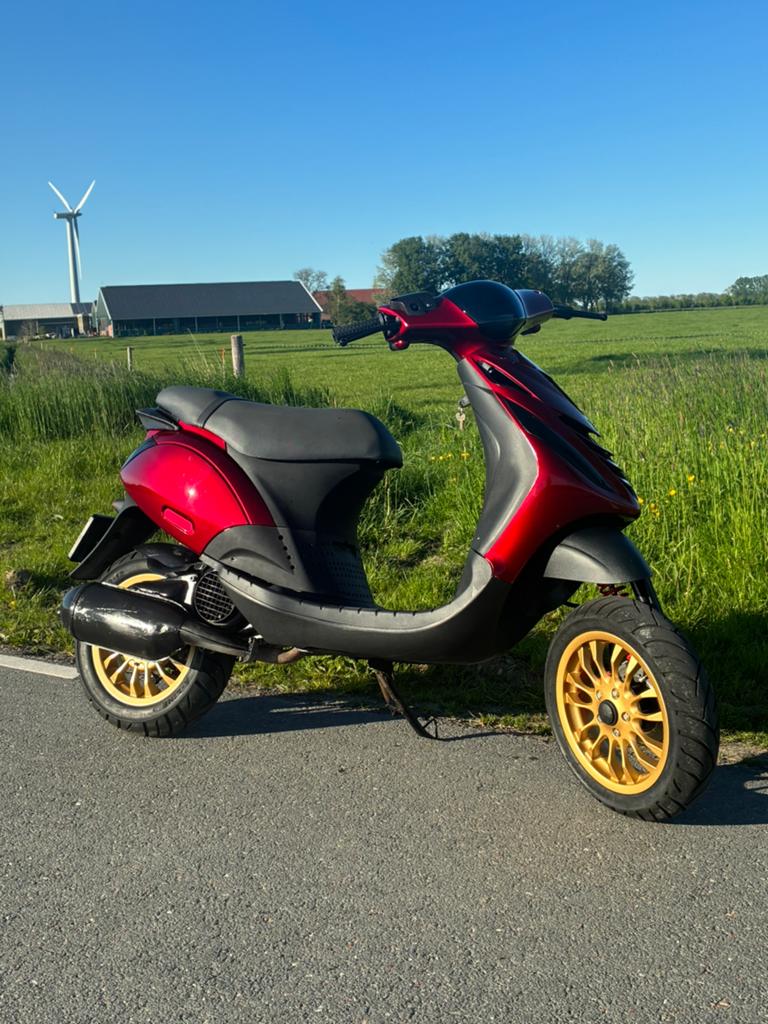 Zip 2000 125cc (brom), Ophalen, Zo goed als nieuw, Tweetakt, Zip