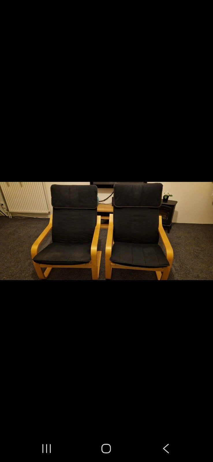 Twee IKEA Poäng stoelen met zwarte kussens, Huis en Inrichting, Stoelen, Ophalen, Gebruikt, Twee, Modern, Scandinavisch