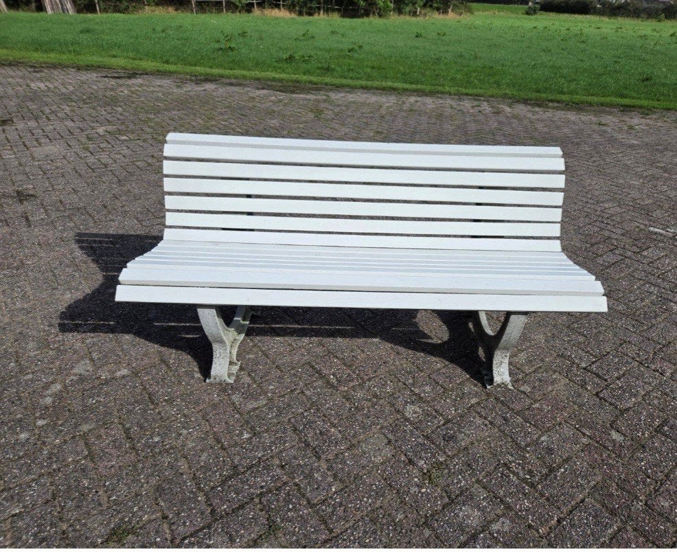 Degelijke stevige kunstof tuinbank ruimte maak prijsje, Ophalen of Verzenden, Kunststof