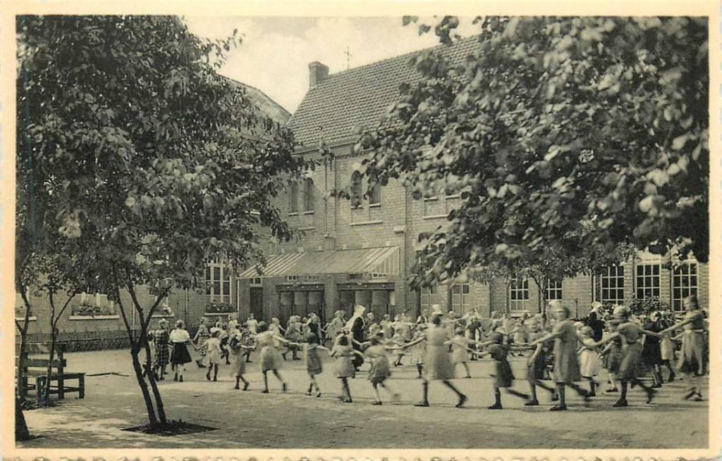 381-390-009 Ravels Openluchtschool voor zwakke meisjes, Verzenden, Voor 1920, Overig Europa