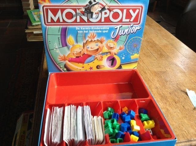 Monopoly junior - leuk om met de kids te doen, Ophalen of Verzenden, Zo goed als nieuw