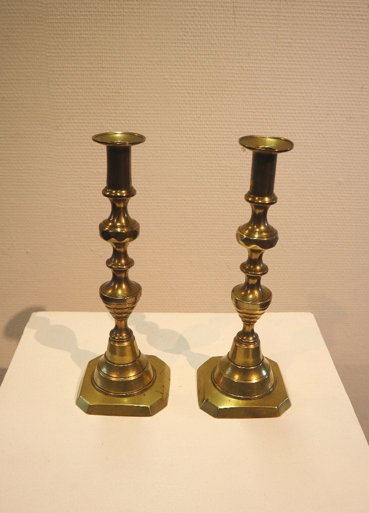 Set antieke koperen kandelaars met kaarsenschuif, Ophalen of Verzenden, Koper of Brons
