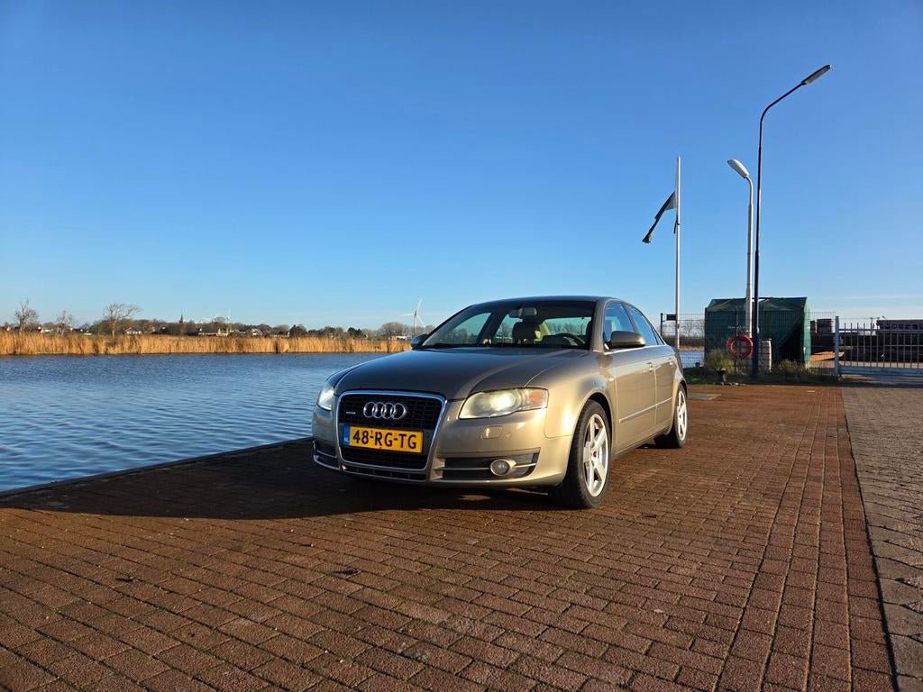 Audi A4 3.2 TFSI QUATTRO V6 AUTOMAAT, Auto's, Audi, Automaat, 1800 kg, Beige, A4