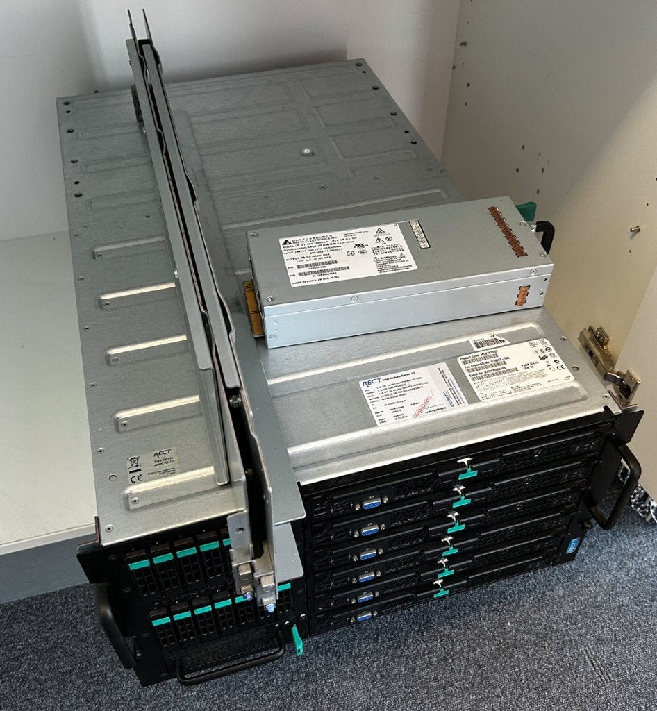 Gebruikte Intel Modular Server 2013, Computers en Software, Servers, Ophalen, 2 tot 3 Ghz, Hot swappable onderdelen, 1 TB of meer