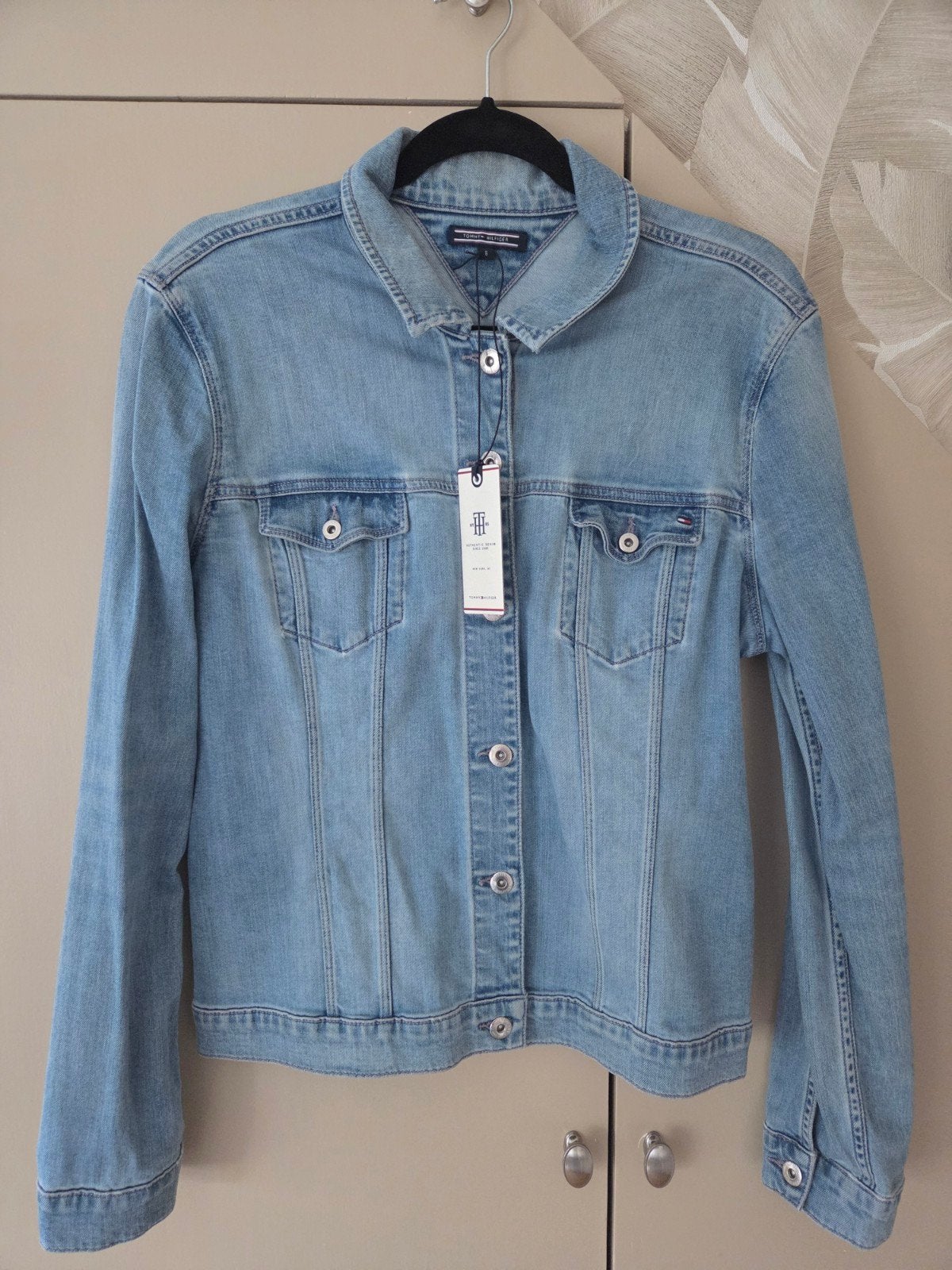 TOMMY HILFIGER SPIJKERJASJE...maat 38-40...NIEUWSTAAT!, Kleding | Dames, Ophalen of Verzenden, Zo goed als nieuw, Maat 38/40 (M)