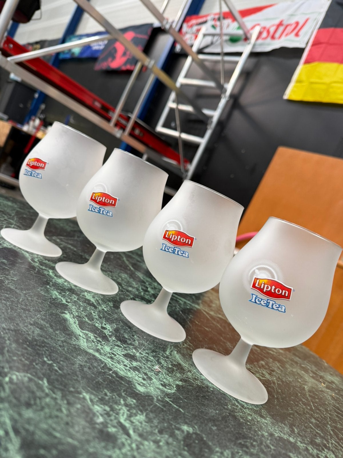 4x Lipton Ice Tea Glazen – Originele Matglazen Op Voet, Ophalen, Zo goed als nieuw, Overige typen