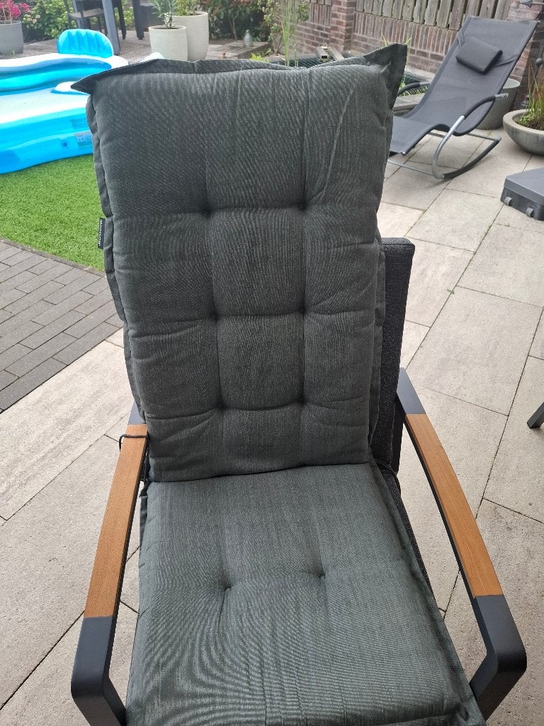 2 soortenTuinstoel kussens, Ophalen of Verzenden, Zo goed als nieuw, Overige materialen
