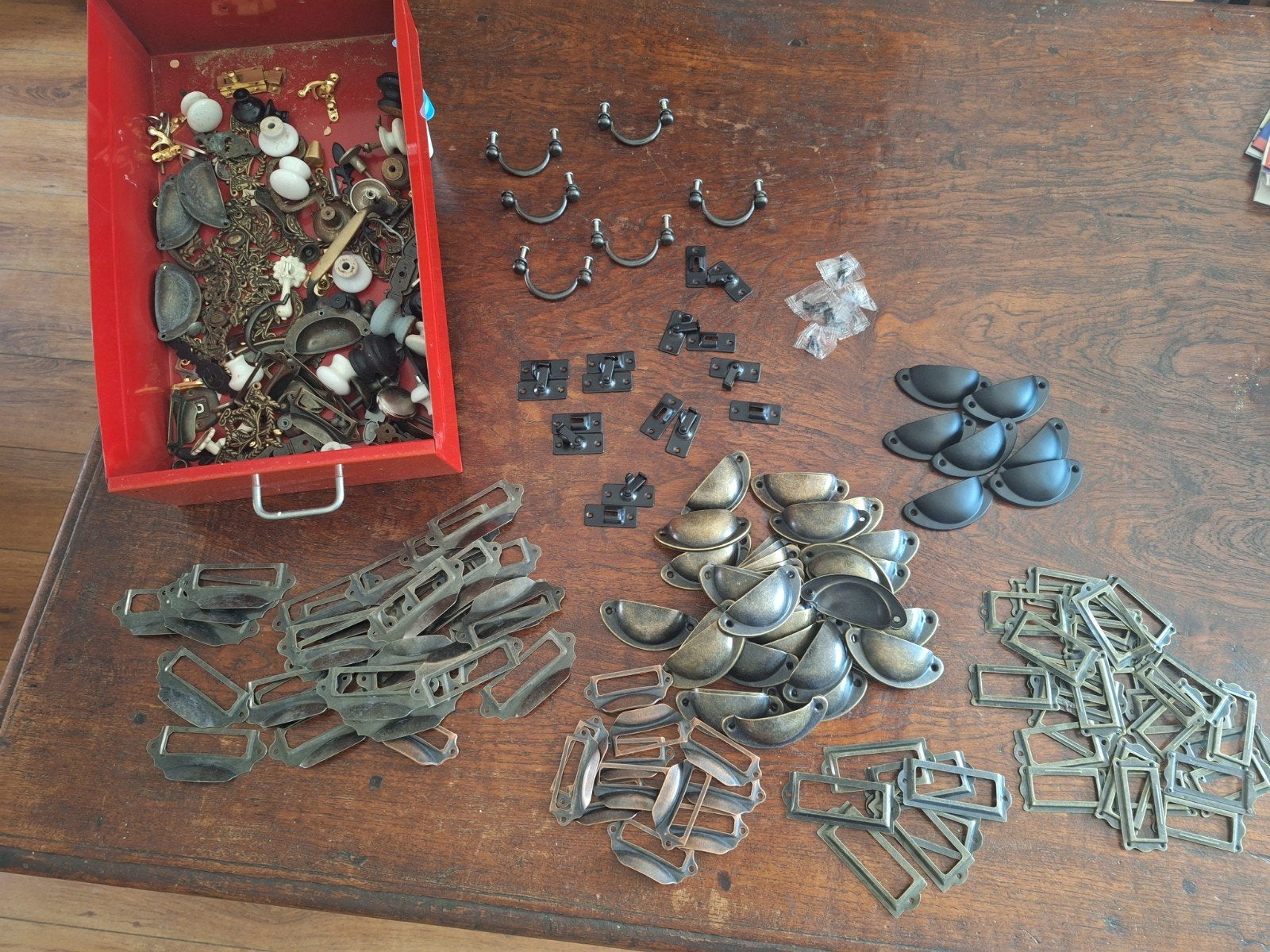 Grote Partij Meubelbeslag/Grepen /Knoppen/Sluitingen/Ect, Ophalen of Verzenden, Koper of Messing