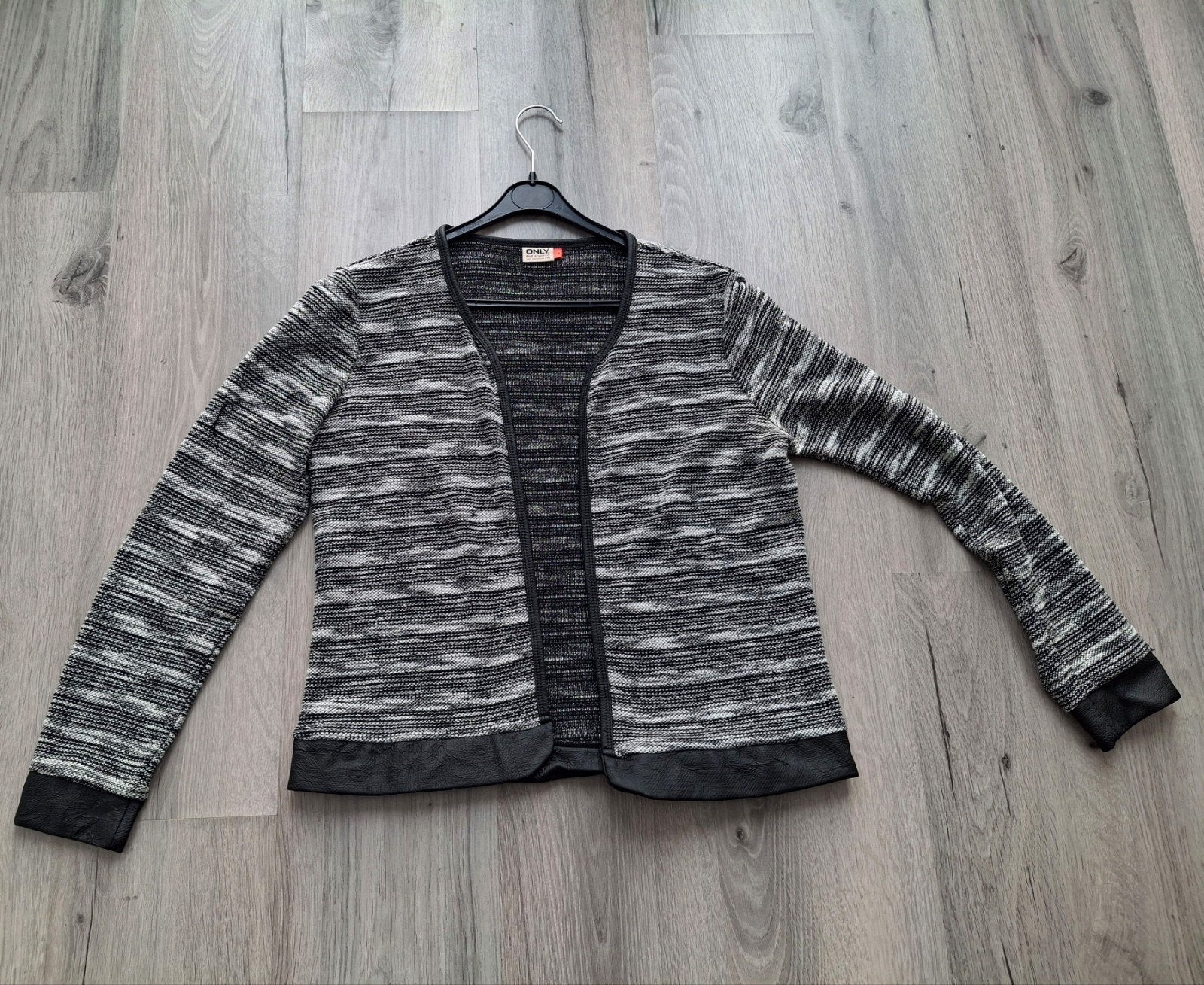 Bouclé blazer met fake leer bijna gratis, Maat 38/40 (M), Zwart, Ophalen of Verzenden, Zo goed als nieuw