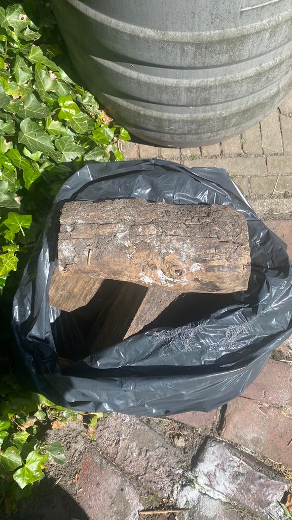Blokken hout  ( voor houtkachel). Gratis, Ophalen of Verzenden, Zo goed als nieuw, Overige typen