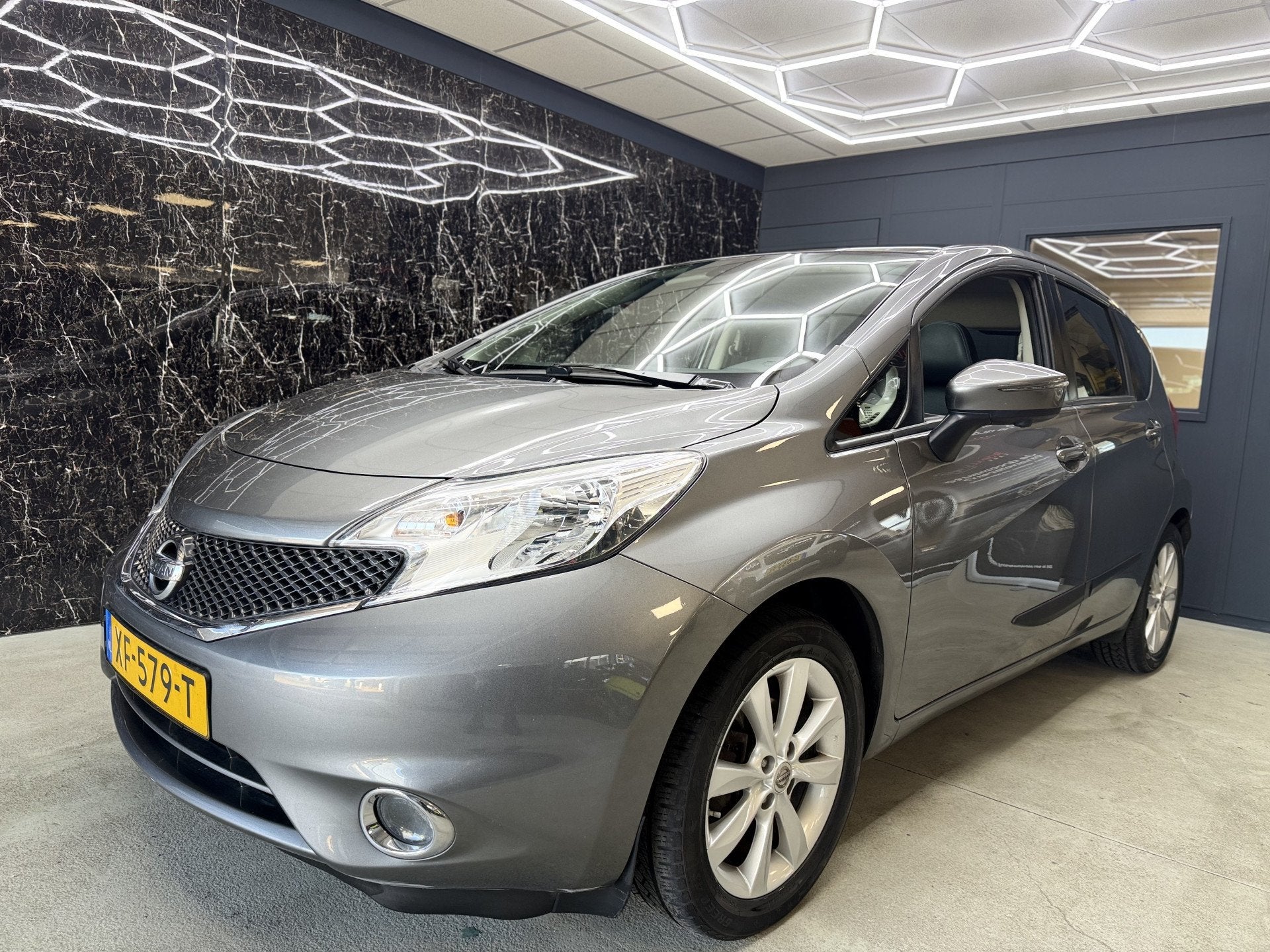 Nissan Note 1.2 DIG-S Connect Edition met pano (bj 2015), Euro 5, Gebruikt, Zwart, 1045 kg