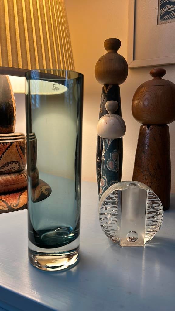 Vintage midcentury Scandinavische Finse? cilinder vaas glas, Blauw, Ophalen of Verzenden, Minder dan 50 cm, Glas