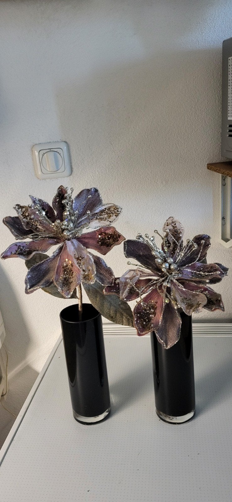 2 Chique Glitter Poinsettia Kunstbloemen incl.Vazen(20cm), Ophalen of Verzenden, Zo goed als nieuw