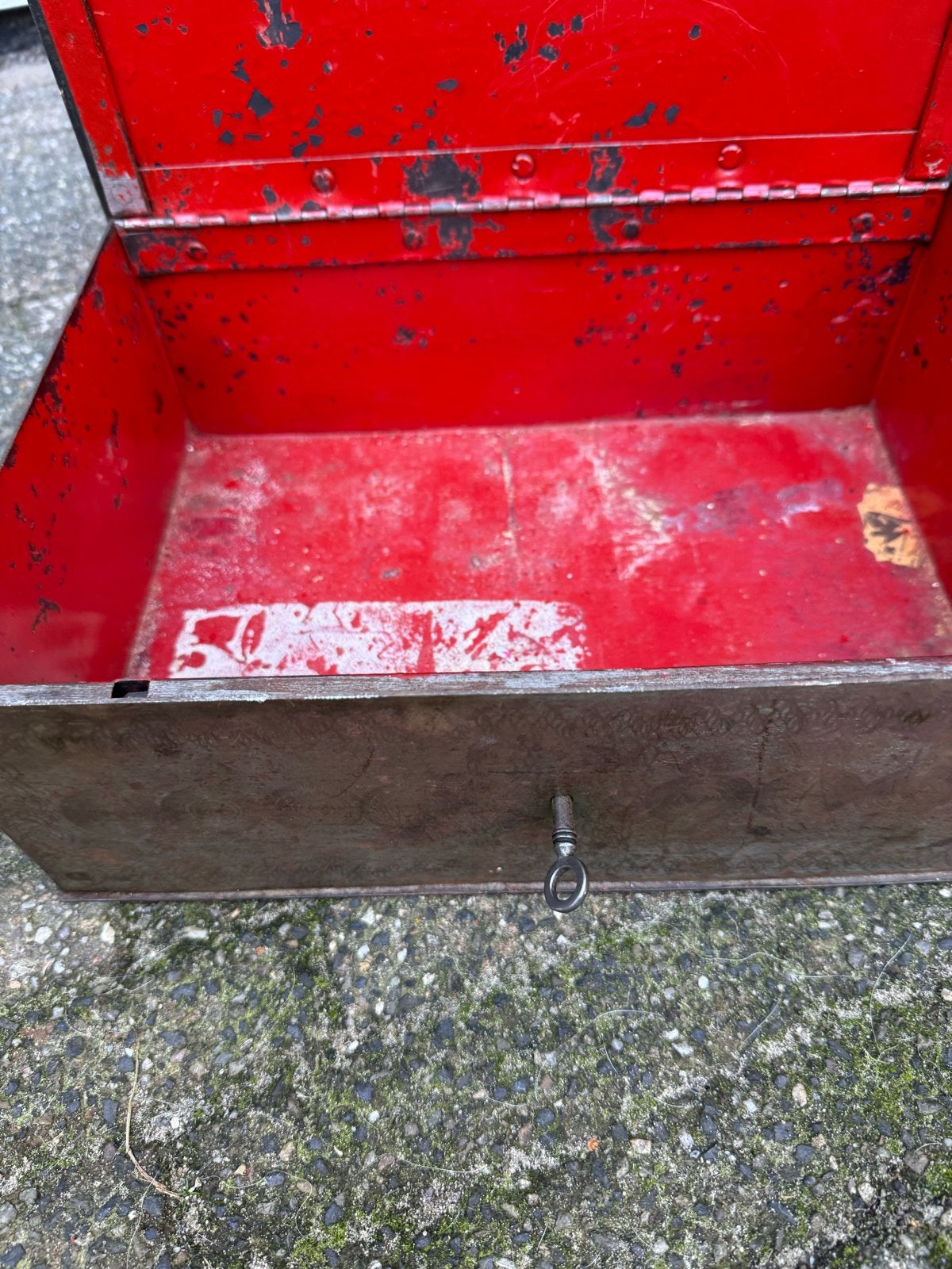 Oude roestige metalen kist met slot, Ophalen of Verzenden