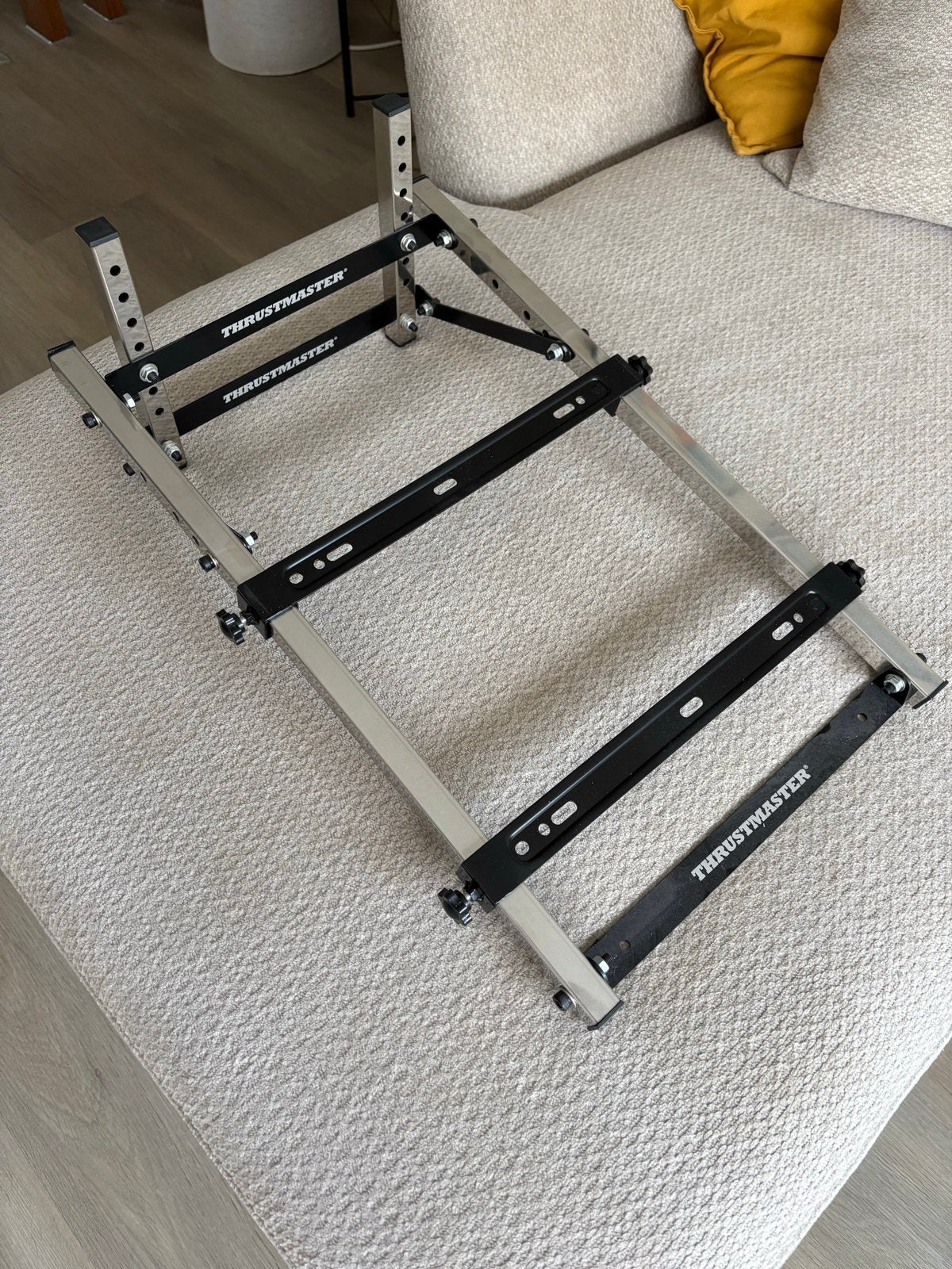 Thrustmaster T-Pedal Stand - Prima staat!, Ophalen of Verzenden, Zo goed als nieuw