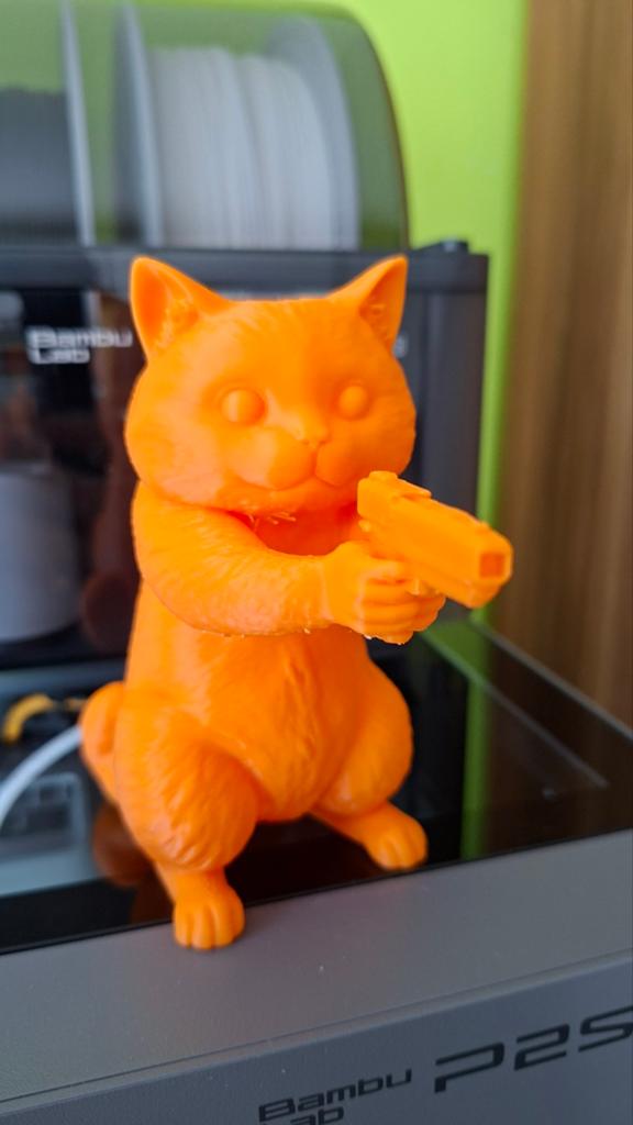 3D Geprinte Kat met Geweer - Oranje Decoratie, Ophalen of Verzenden, Nieuw