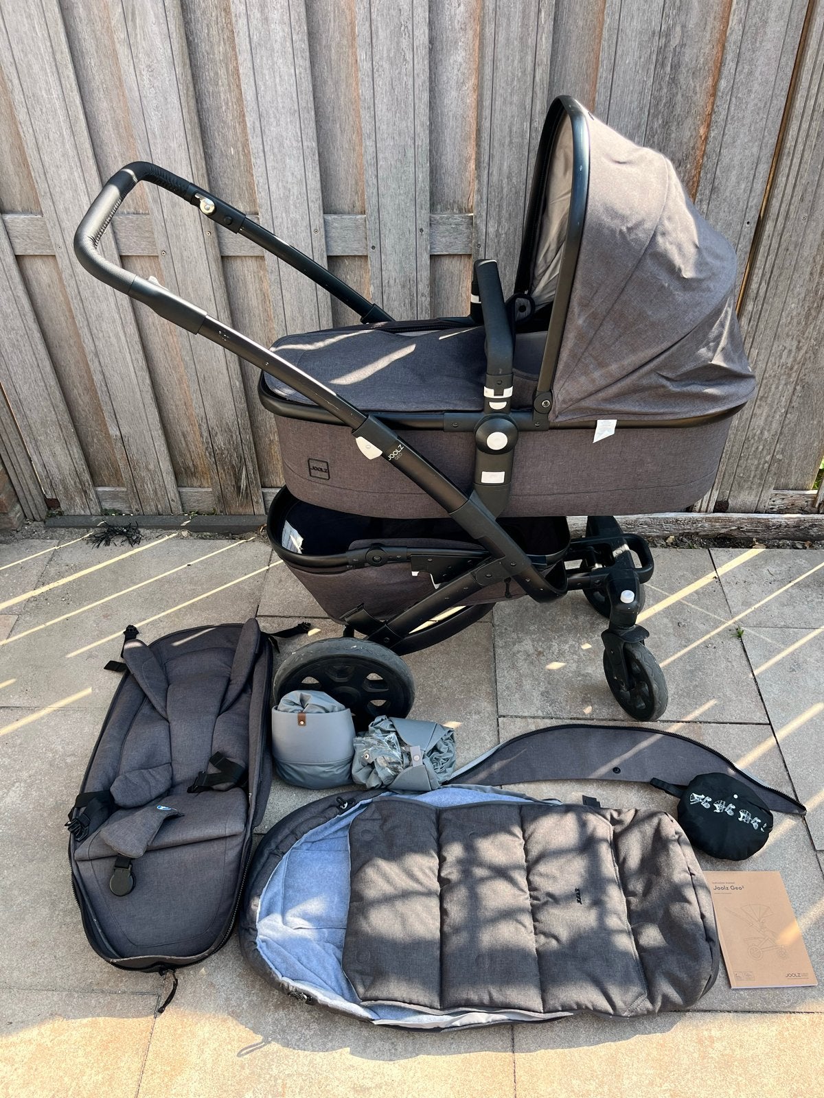 Joolz Geo 2 antraciet Combiwagen met veel extra's, Kinderen en Baby's, Kinderwagens en Combinaties, Gebruikt, Combiwagen, Met reiswieg