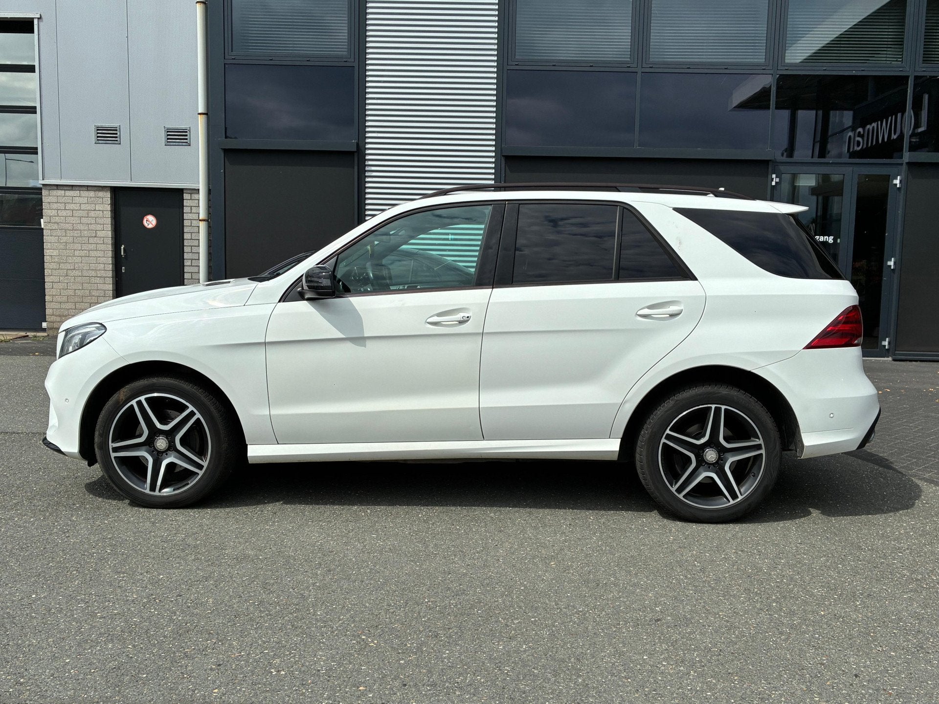 Mercedes-Benz GLE 350 d 4MATIC (bj 2015, automaat), Auto diversen, Schadeauto's, Automaat, Mercedes-Benz, Diesel, Marketing@louwman.nl