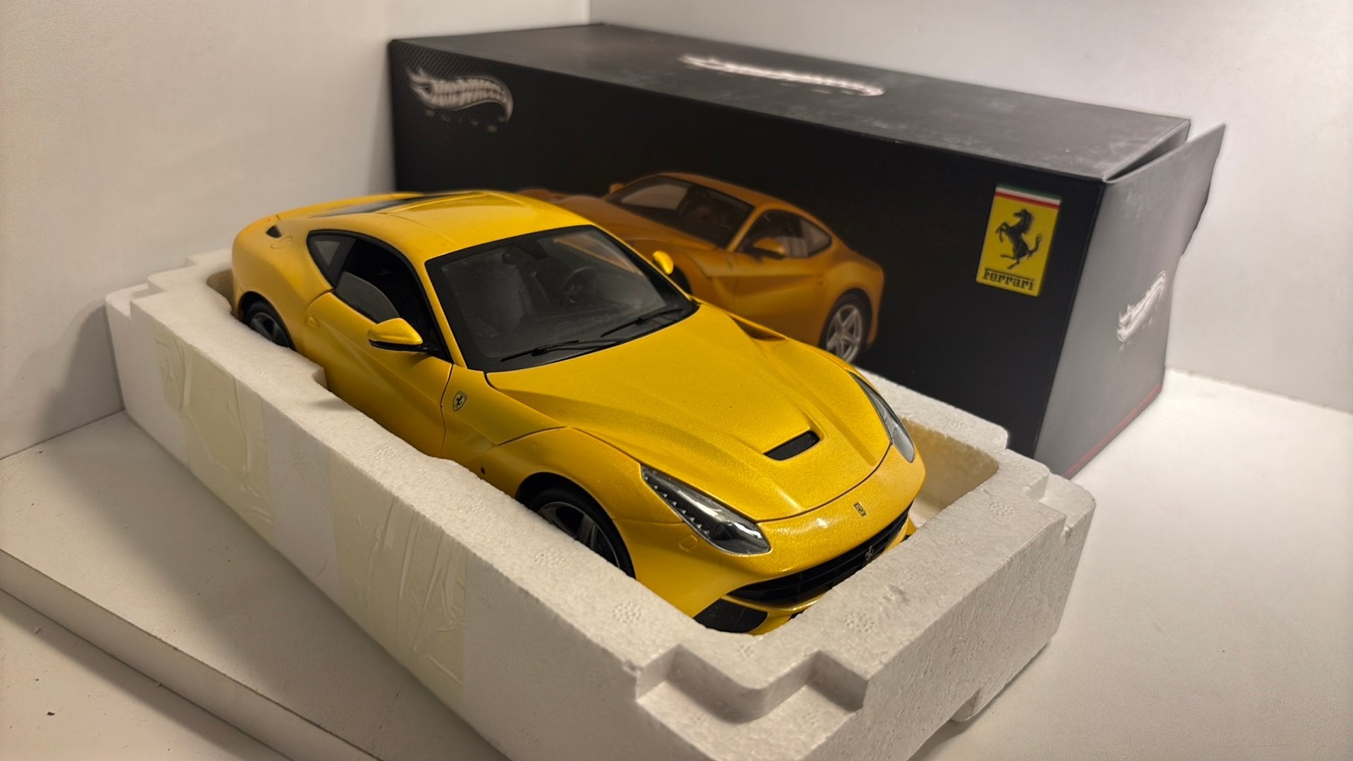 Ferrari F12 berlinetta hot wheels elite 1.18, A, Ophalen of Verzenden, Aa, A