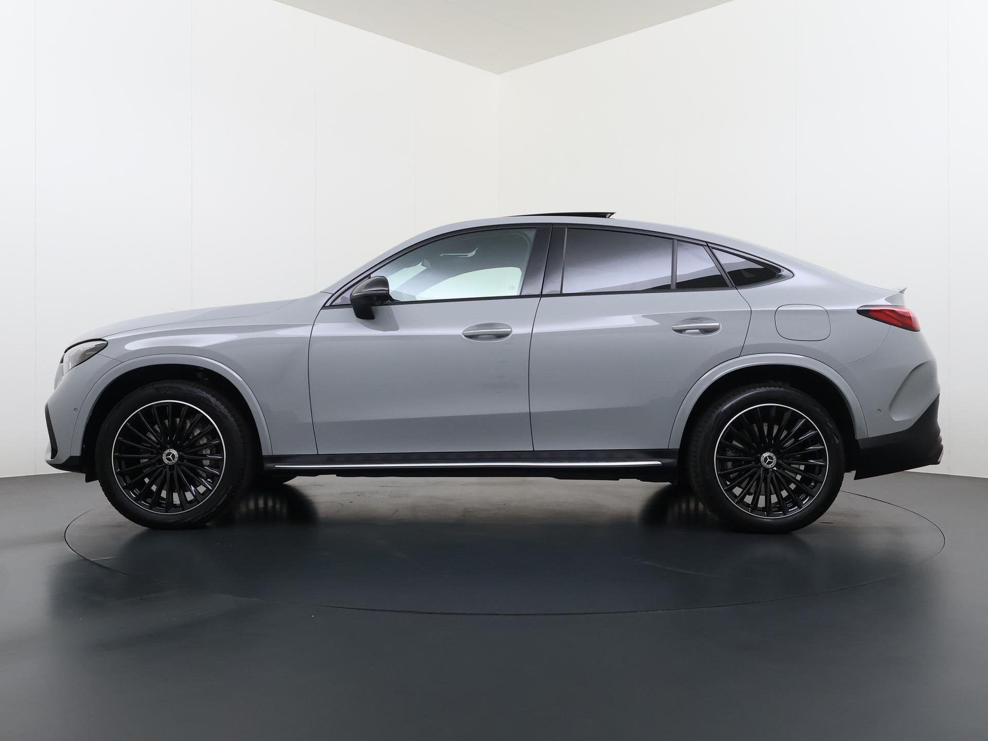 Mercedes-Benz GLC-klasse Coupé 400e 4MATIC AMG Line | Night, Auto's, Automaat, 4 cilinders, Bedrijf, Automatische klimaatregeling