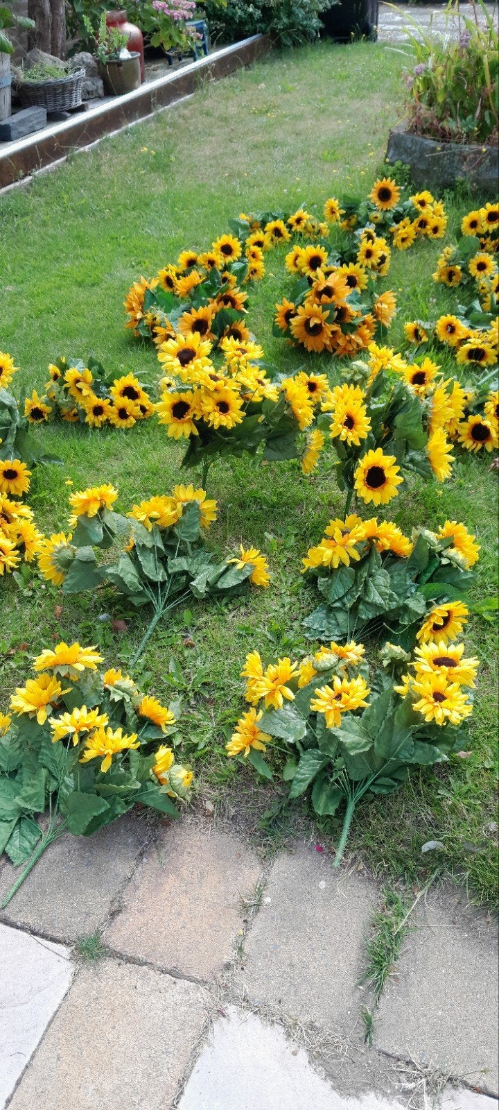 21 bosjes kunst zonnebloemen  zaal aankleding 65 euro, Ophalen, Geboorte of Huwelijk
