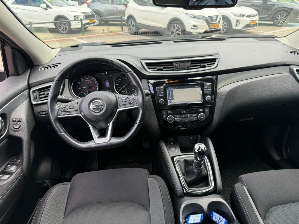 Nissan Qashqai 1.2 N-Connecta *Panoramadak & Cruise Control*, Auto's, Nissan, Voorwielaandrijving, Stof, Gebruikt, Euro 6