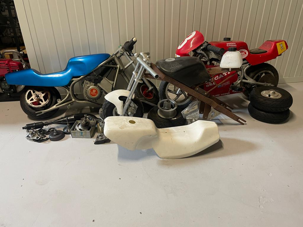 Partij mini- pocketbike motoren en onderdelen, Fietsen en Brommers, Minibikes, Midibikes en Pitbikes, Ophalen, Gebruikt, Schijfrem