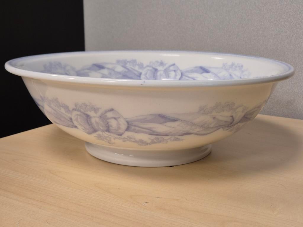 Petrus Regout Lila Parma robuuste schaal lampetbak 39 cm, Antiek en Kunst, Verzenden