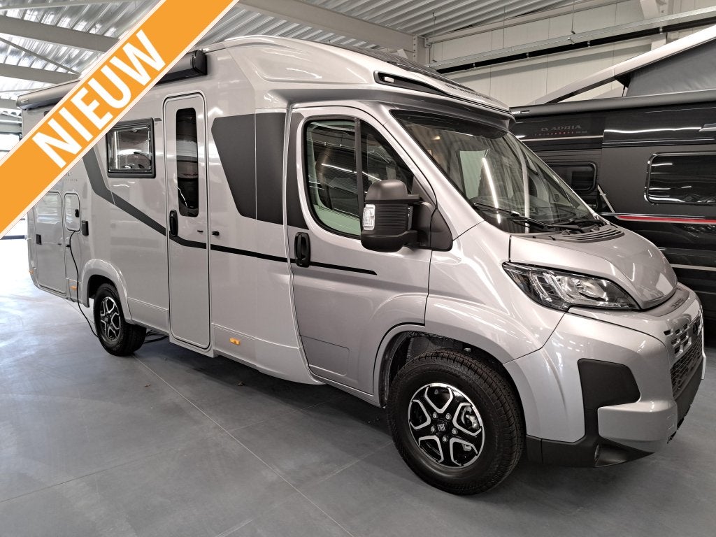 Adria Compact Supreme SL 2027 Model, Automaat, Verwarmde buitenspiegels, Ringverwarming, 6 tot 7 meter