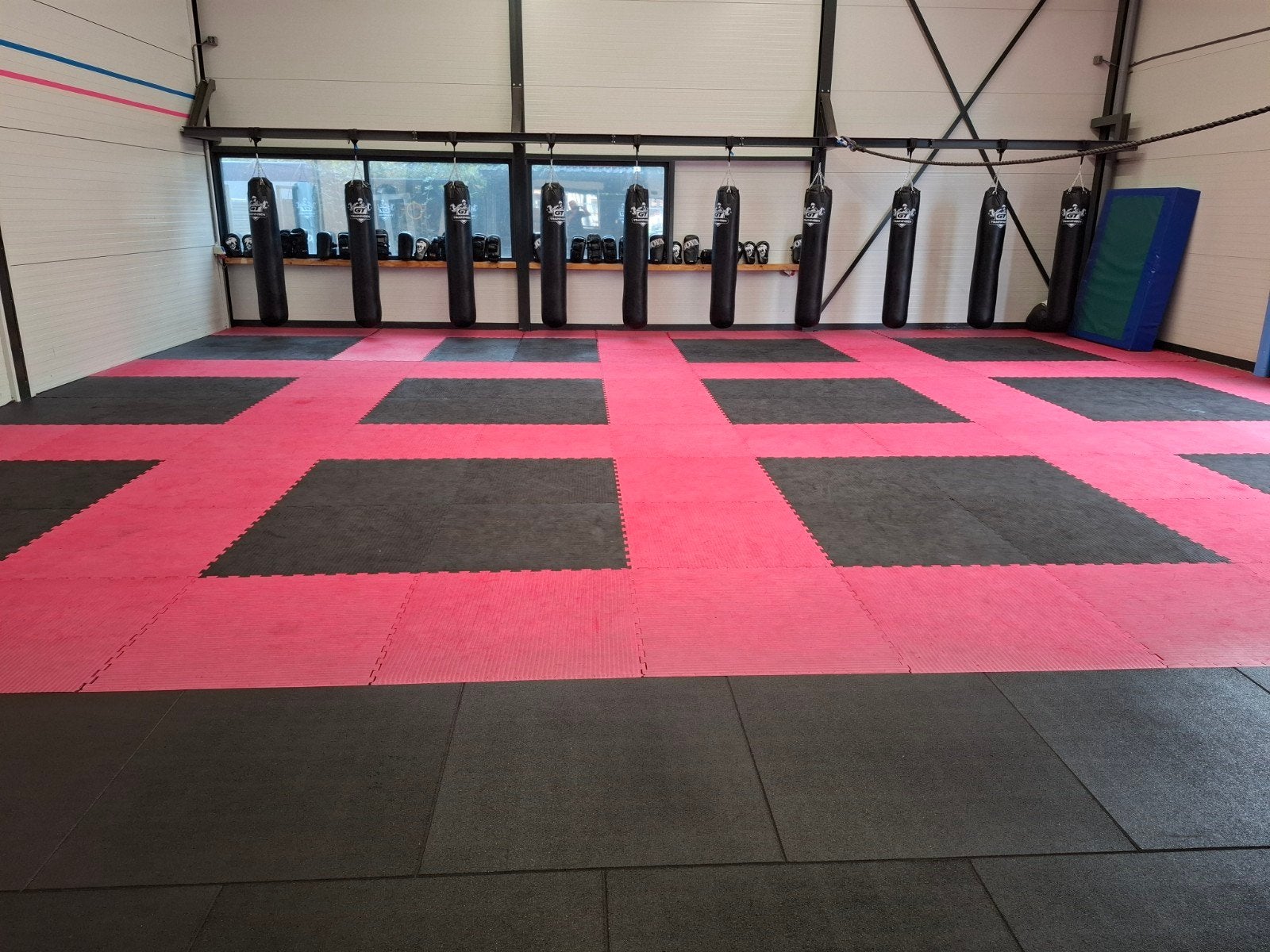 100m² Puzzelmatten 2cm dik - Rood/Zwart/Grijs, Ophalen, Gebruikt