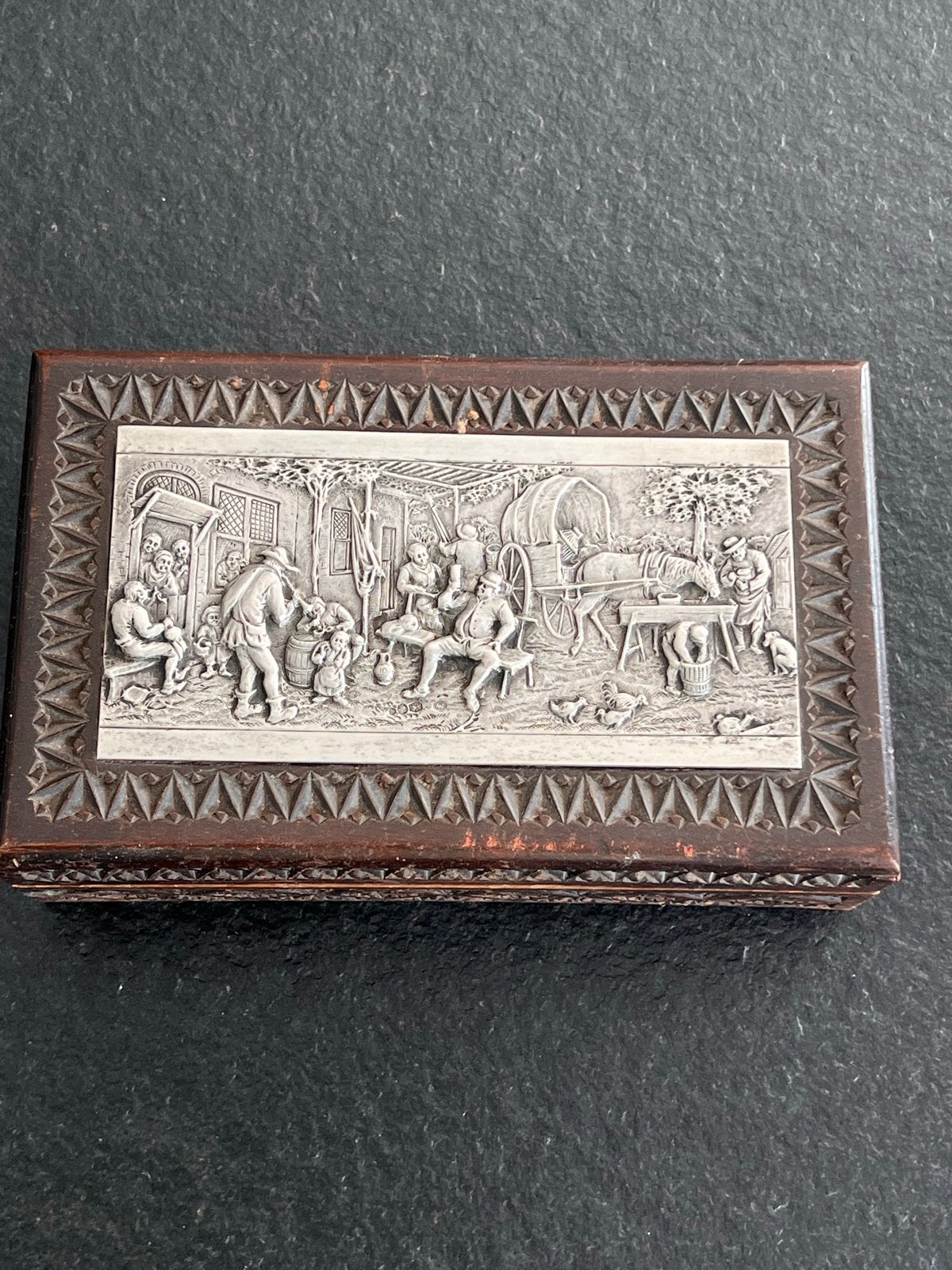Antieke houten doos met zilveren reliëf, 19e eeuw, Antiek en Kunst, Ophalen of Verzenden, Zilver