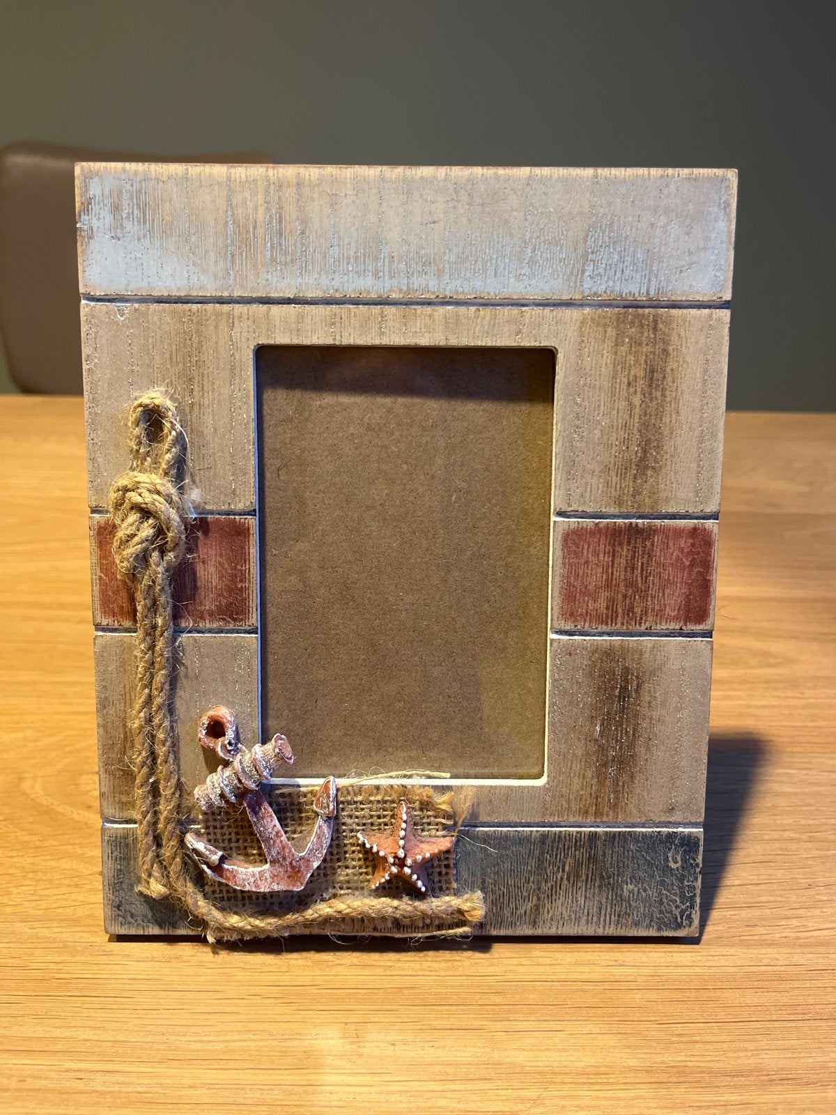 Houten fotolijst met maritieme decoratie, Gebruikt, Ophalen of Verzenden, Fotolijst, Meerkleurig