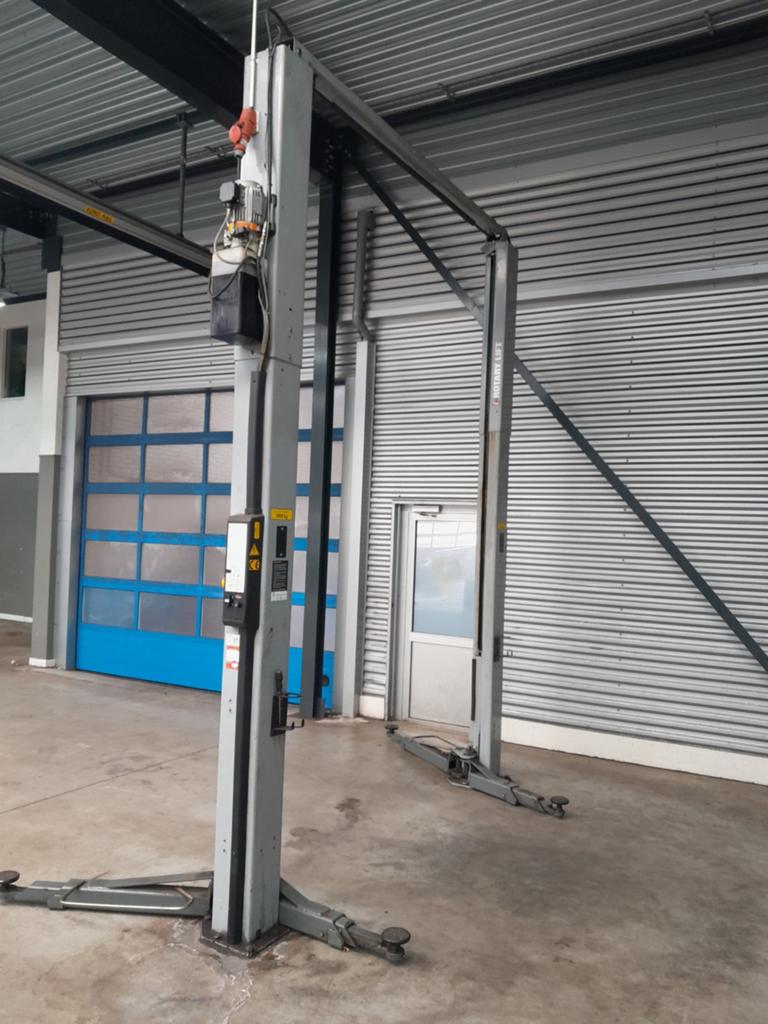 Rotary hydraulische 2 koloms hefbrug 3000kg bj 2007 2x, Auto diversen, Autogereedschap, Ophalen