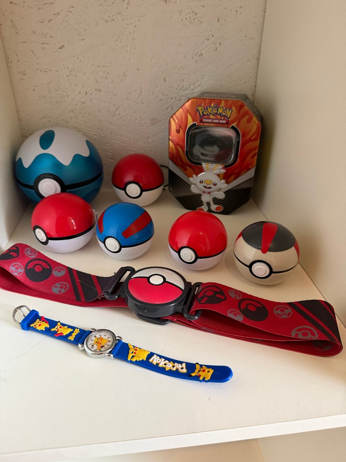 Pokémon set: Pokéballen, horloge en blik, Ophalen of Verzenden, Gebruikt, Jongen of Meisje