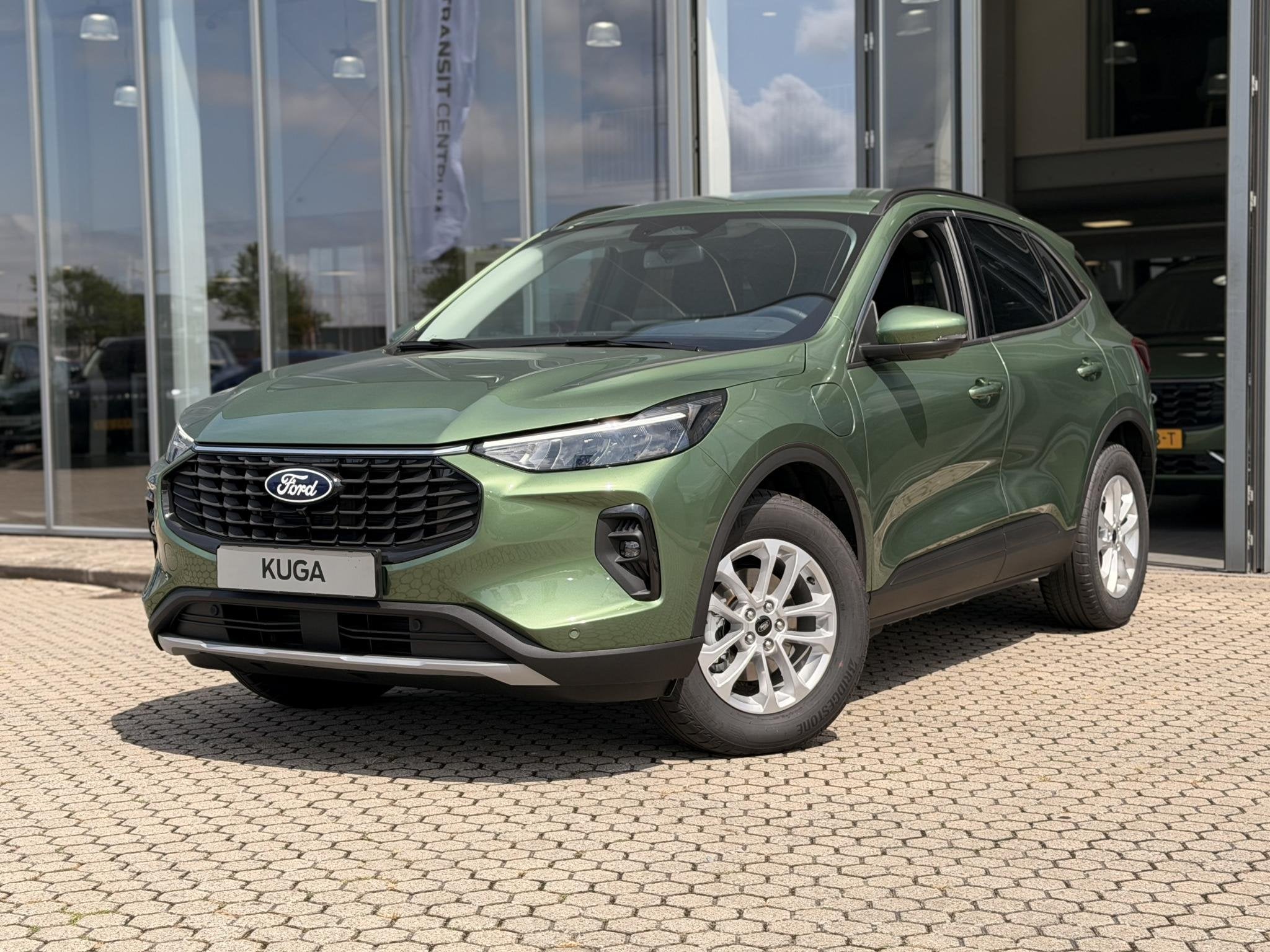 Ford Kuga 2.5 PHEV Titanium UIT VOORRAAD I DRIVER ASSISTANCE, Lichtsensor, Euro 6, 4 cilinders, Plug-in hybride