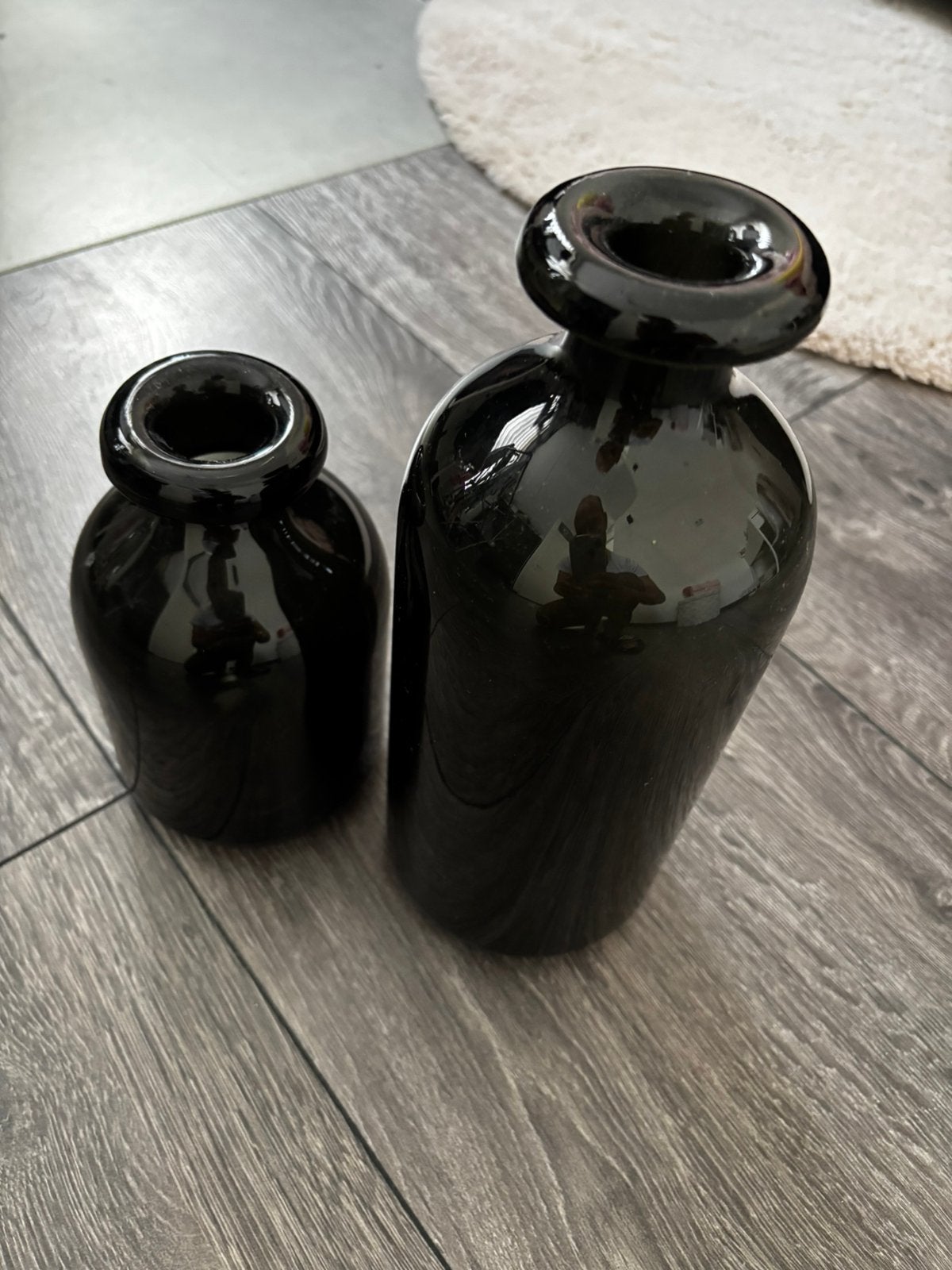 2 IKEA ATGANG vaas / decoratief glazen object – zwart, Huis en Inrichting, Woonaccessoires | Vazen, Zo goed als nieuw, Zwart, Glas