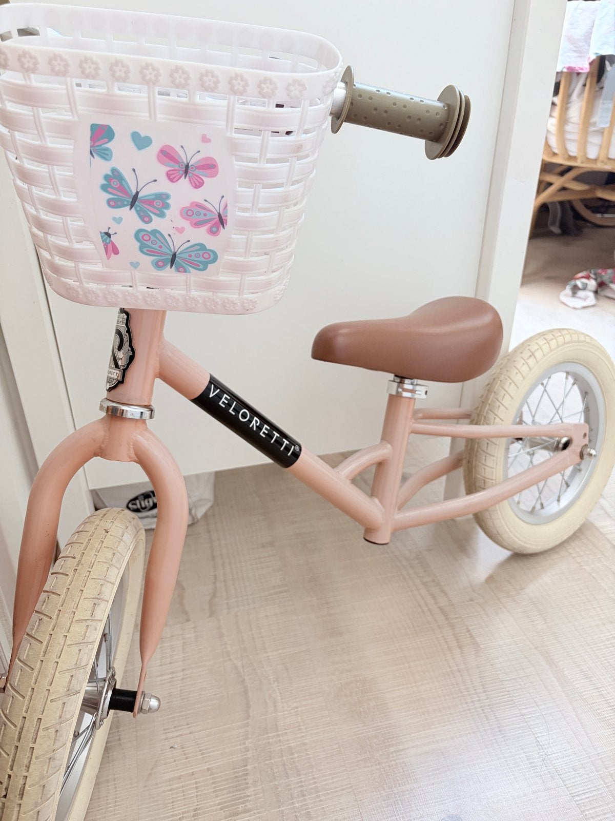 Veloretti loopfiets/driewieler - Roze met mandje, Ophalen, Zo goed als nieuw, Verstelbare zitting