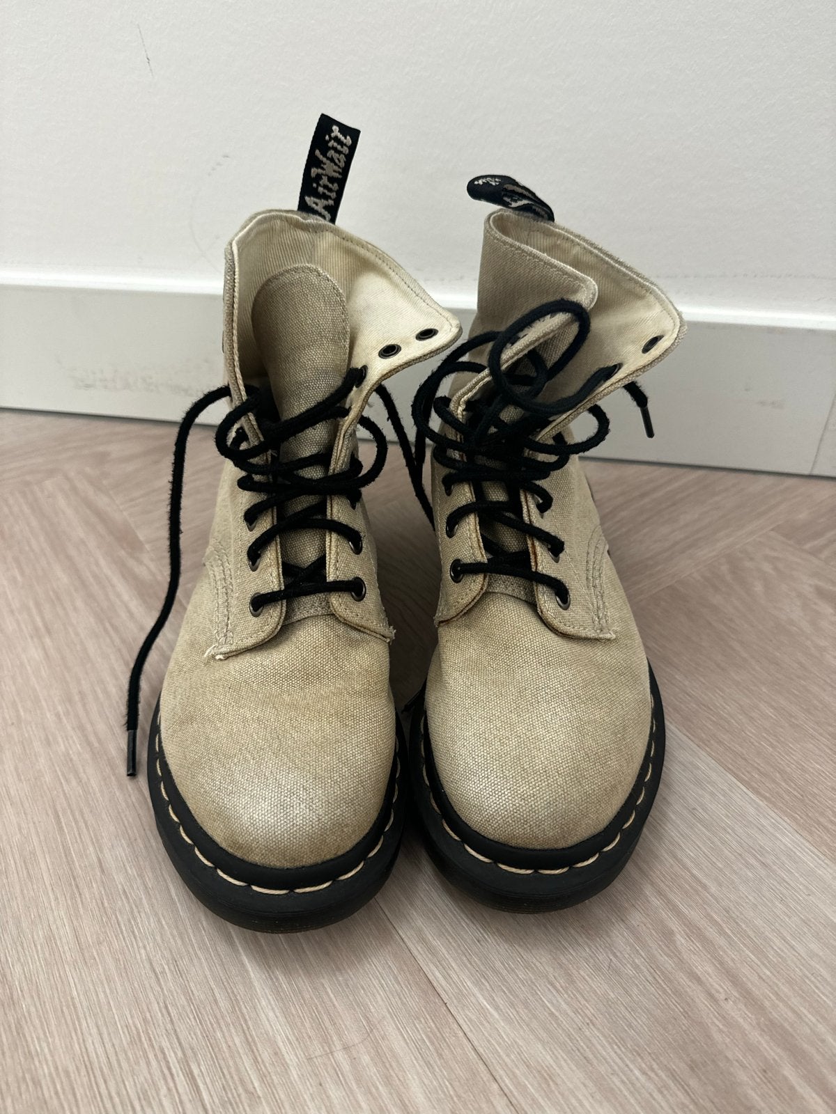 Dr. Martens beige canvas laarzen - Maat 38, Kleding | Dames, Ophalen of Verzenden, Gedragen, Beige, Lage of Enkellaarzen