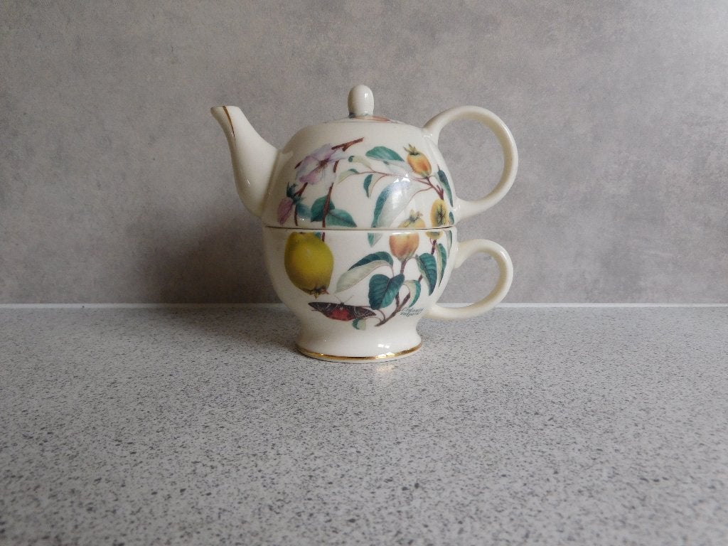 Tea for One Fine Bone China Fruit Regal Porcelaine, Huis en Inrichting, Keuken | Servies, Overige merken, Ophalen of Verzenden