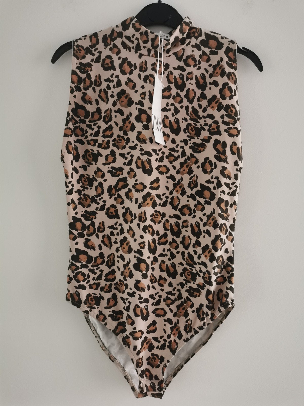ZARA body met dierenprint mt. M, Kleding | Dames, Maat 38/40 (M), Zara, Nieuw, Zonder mouw